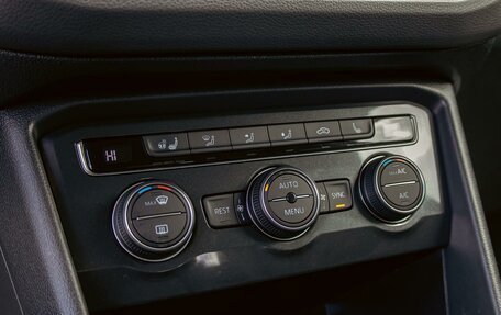Volkswagen Tiguan II, 2020 год, 2 095 000 рублей, 14 фотография