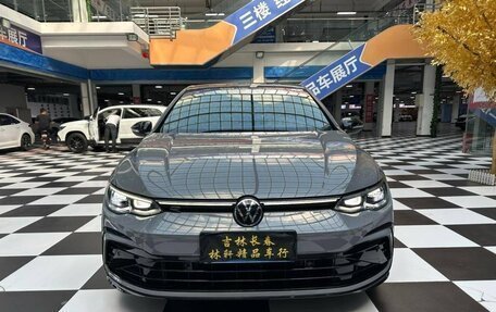 Volkswagen Golf VIII, 2022 год, 2 040 000 рублей, 2 фотография