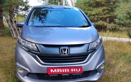 Honda Freed II, 2017 год, 1 399 000 рублей, 1 фотография