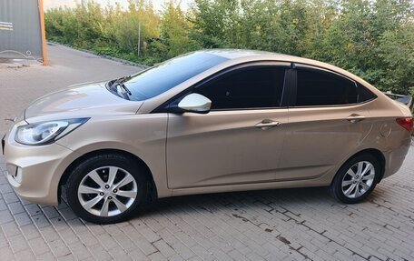 Hyundai Solaris II рестайлинг, 2011 год, 720 000 рублей, 2 фотография