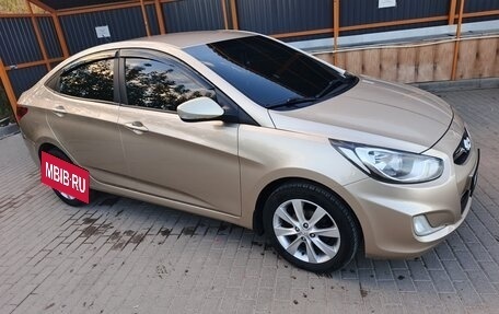 Hyundai Solaris II рестайлинг, 2011 год, 720 000 рублей, 3 фотография