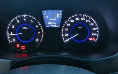 Hyundai Solaris II рестайлинг, 2011 год, 720 000 рублей, 13 фотография