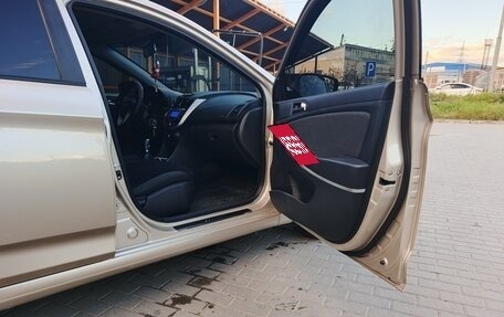 Hyundai Solaris II рестайлинг, 2011 год, 720 000 рублей, 10 фотография