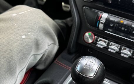 Ford Mustang VI рестайлинг, 2017 год, 3 190 000 рублей, 33 фотография