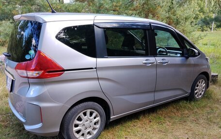 Honda Freed II, 2017 год, 1 399 000 рублей, 4 фотография