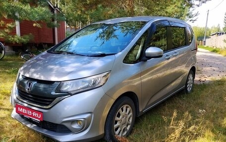 Honda Freed II, 2017 год, 1 399 000 рублей, 3 фотография