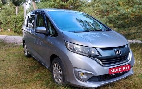 Honda Freed II, 2017 год, 1 399 000 рублей, 2 фотография