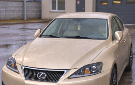 Lexus IS II рестайлинг 2, 2006 год, 1 400 000 рублей, 2 фотография