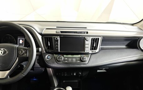Toyota RAV4, 2017 год, 2 353 000 рублей, 15 фотография