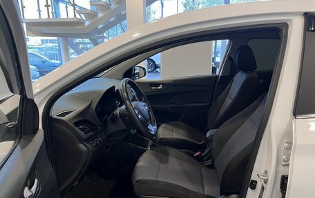 Hyundai Solaris II рестайлинг, 2022 год, 1 700 000 рублей, 16 фотография