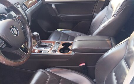 Volkswagen Touareg III, 2012 год, 1 990 000 рублей, 9 фотография