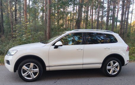 Volkswagen Touareg III, 2012 год, 1 990 000 рублей, 2 фотография