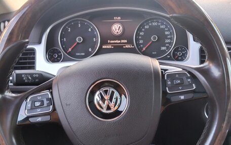 Volkswagen Touareg III, 2012 год, 1 990 000 рублей, 22 фотография