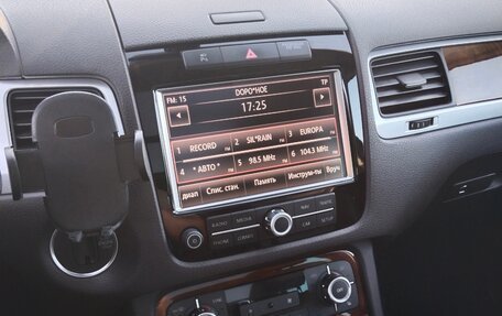 Volkswagen Touareg III, 2012 год, 1 990 000 рублей, 24 фотография