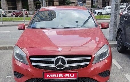Mercedes-Benz A-Класс, 2014 год, 980 000 рублей, 1 фотография