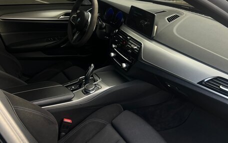 BMW 5 серия, 2017 год, 3 000 000 рублей, 7 фотография