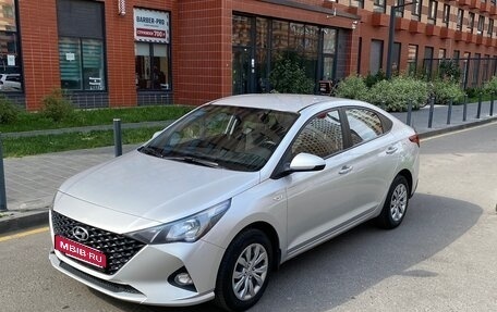 Hyundai Solaris II рестайлинг, 2021 год, 1 220 000 рублей, 1 фотография