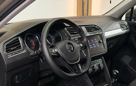 Volkswagen Tiguan II, 2019 год, 1 850 000 рублей, 7 фотография