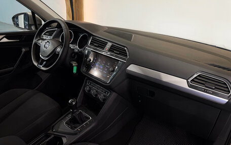 Volkswagen Tiguan II, 2019 год, 1 850 000 рублей, 16 фотография