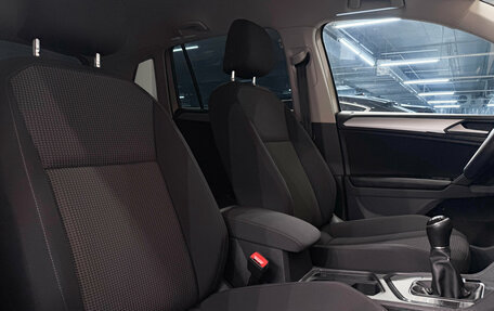 Volkswagen Tiguan II, 2019 год, 1 850 000 рублей, 15 фотография