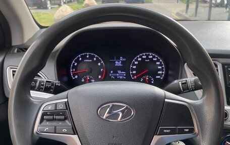 Hyundai Solaris II рестайлинг, 2021 год, 1 220 000 рублей, 10 фотография
