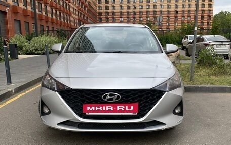 Hyundai Solaris II рестайлинг, 2021 год, 1 220 000 рублей, 2 фотография