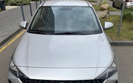 Hyundai Solaris II рестайлинг, 2021 год, 1 220 000 рублей, 3 фотография