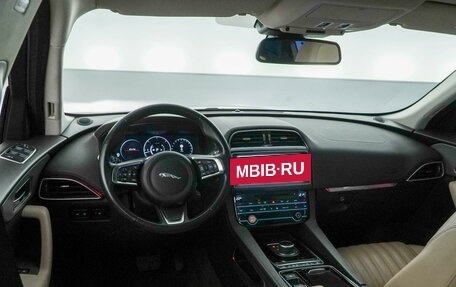 Jaguar F-Pace, 2017 год, 3 449 033 рублей, 6 фотография