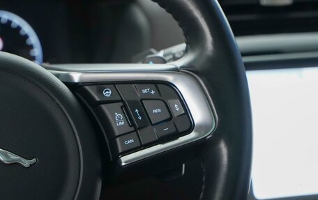 Jaguar F-Pace, 2017 год, 3 449 033 рублей, 15 фотография