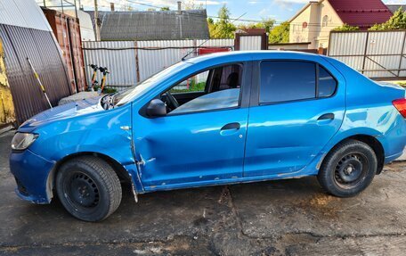 Renault Logan II, 2015 год, 250 000 рублей, 3 фотография