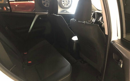 Toyota RAV4, 2015 год, 1 940 000 рублей, 13 фотография