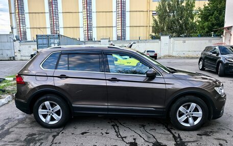 Volkswagen Tiguan II, 2017 год, 2 500 000 рублей, 3 фотография
