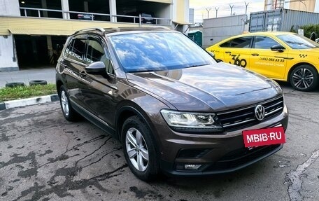 Volkswagen Tiguan II, 2017 год, 2 500 000 рублей, 2 фотография