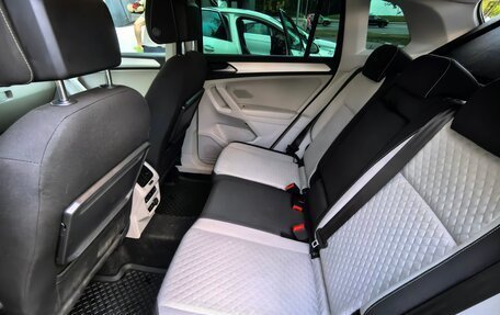 Volkswagen Tiguan II, 2017 год, 2 500 000 рублей, 11 фотография
