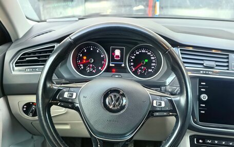 Volkswagen Tiguan II, 2017 год, 2 500 000 рублей, 16 фотография