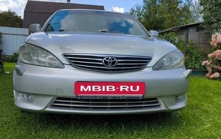 Toyota Camry V40, 2004 год, 630 000 рублей, 3 фотография