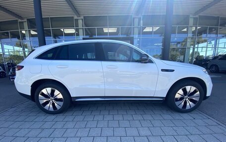Mercedes-Benz EQC, 2022 год, 8 476 461 рублей, 3 фотография