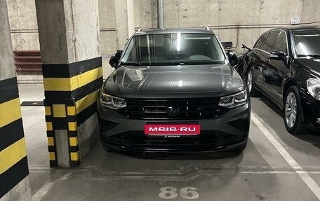 Volkswagen Tiguan II, 2020 год, 2 350 000 рублей, 3 фотография