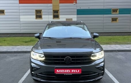 Volkswagen Tiguan II, 2020 год, 2 350 000 рублей, 4 фотография