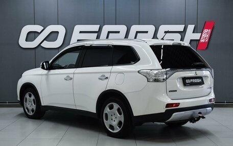 Mitsubishi Outlander III рестайлинг 3, 2014 год, 1 849 000 рублей, 2 фотография