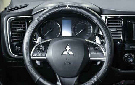 Mitsubishi Outlander III рестайлинг 3, 2014 год, 1 849 000 рублей, 16 фотография