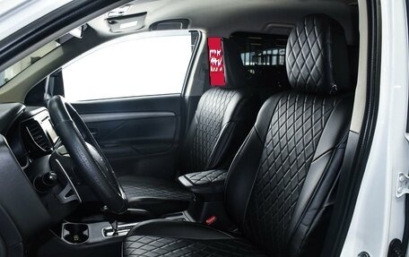 Mitsubishi Outlander III рестайлинг 3, 2014 год, 1 849 000 рублей, 13 фотография