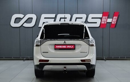 Mitsubishi Outlander III рестайлинг 3, 2014 год, 1 849 000 рублей, 4 фотография