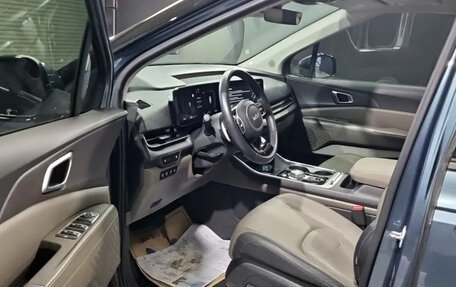 KIA Carnival, 2024 год, 6 130 001 рублей, 9 фотография