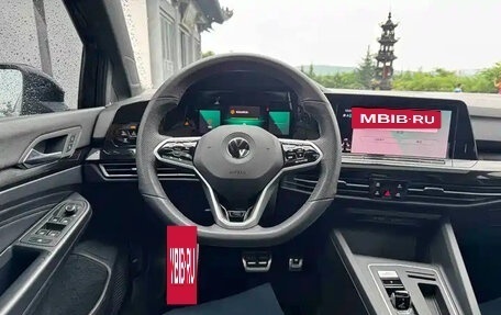 Volkswagen Golf VIII, 2023 год, 1 680 004 рублей, 13 фотография