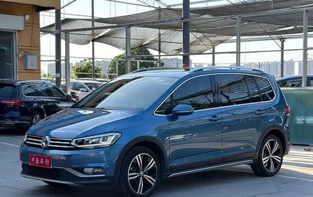 Volkswagen Touran III, 2022 год, 1 600 044 рублей, 3 фотография