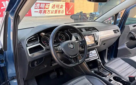 Volkswagen Touran III, 2022 год, 1 600 044 рублей, 8 фотография