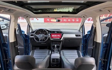 Volkswagen Touran III, 2022 год, 1 600 044 рублей, 9 фотография