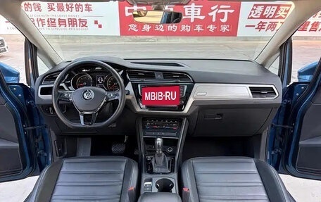 Volkswagen Touran III, 2022 год, 1 600 044 рублей, 10 фотография
