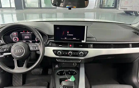 Audi A4, 2023 год, 1 990 000 рублей, 12 фотография